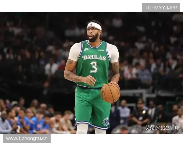 刷到安东尼·戴维斯家里泳池照，旁边躺椅比我整套房还值钱，人生观碎了